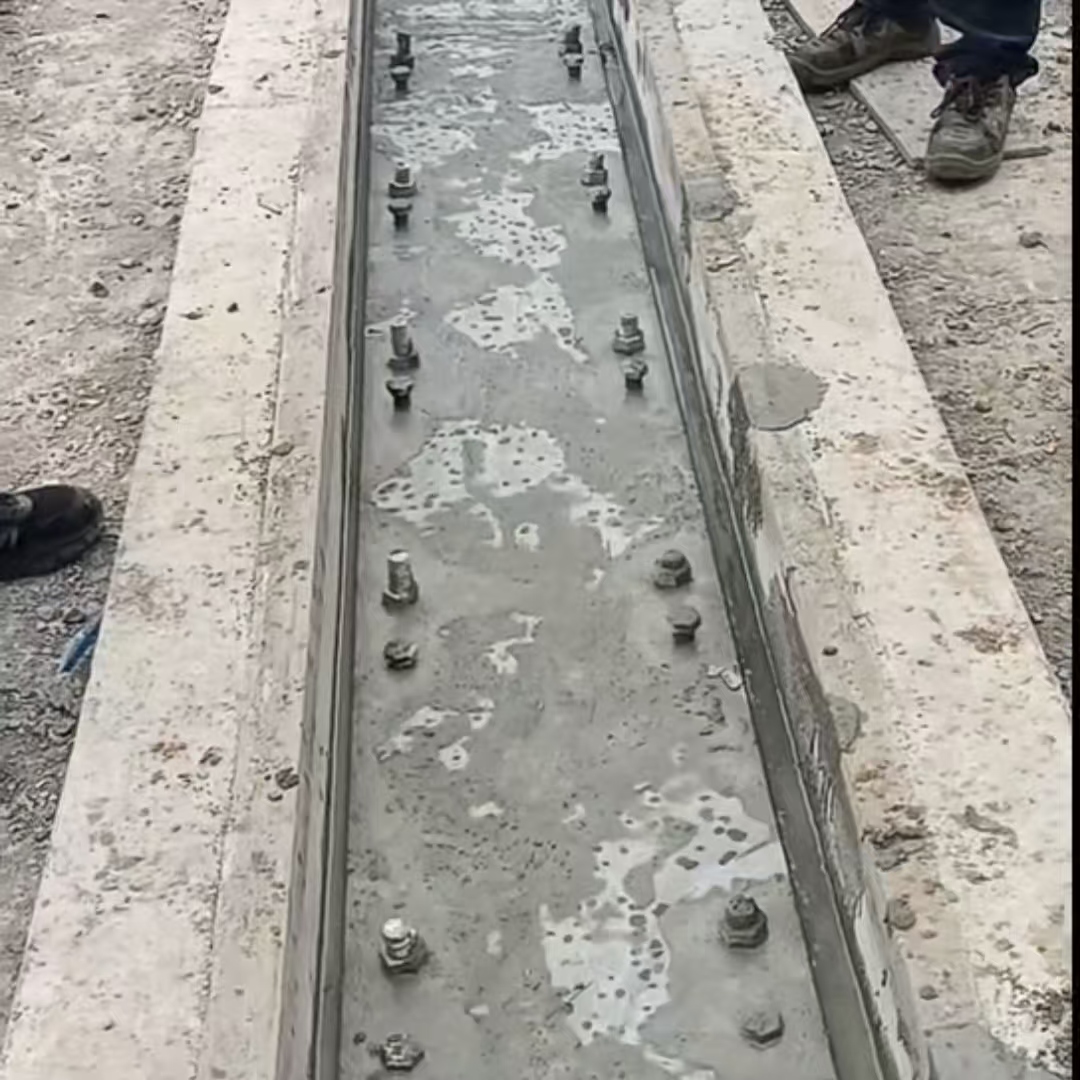 筠连港口码头起重机龙门吊重型机械设备稳固用早强快凝轨道胶泥